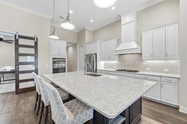 Around-the-corner seating available at kitchen island