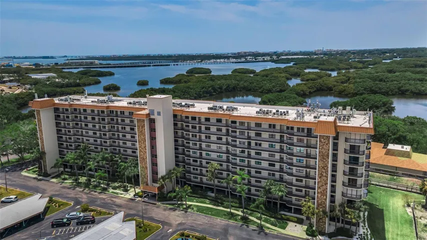 Now here is a view, breathtaking!.  Especially if your balcony is facing west, and this one is!