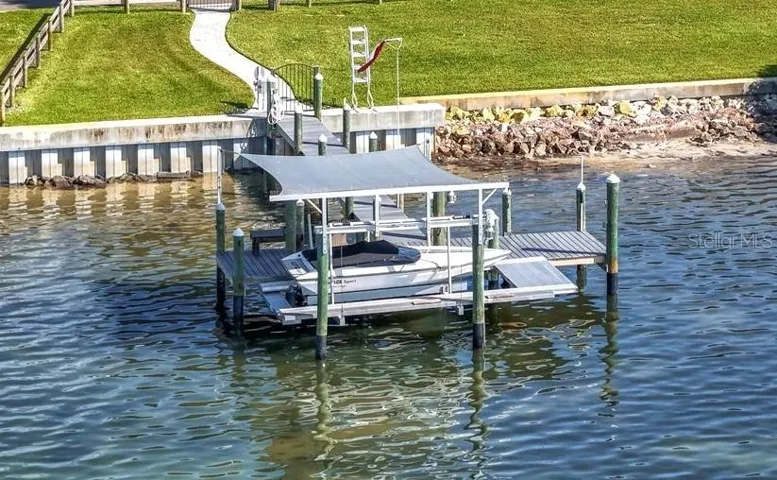 Covered Boat Lift