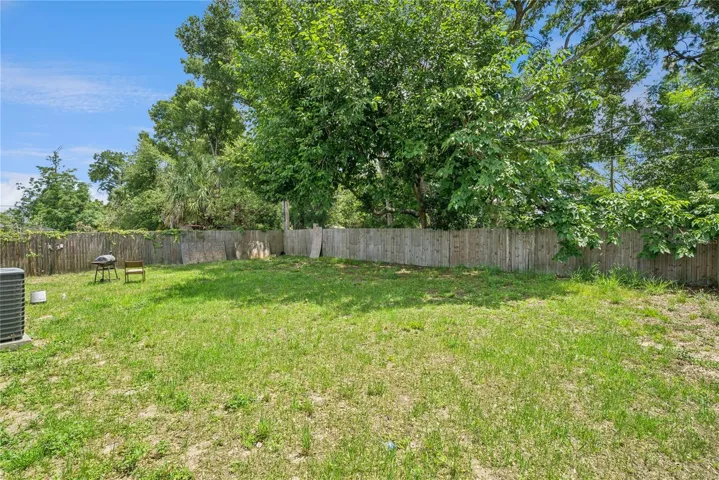 Spacious back yard fence