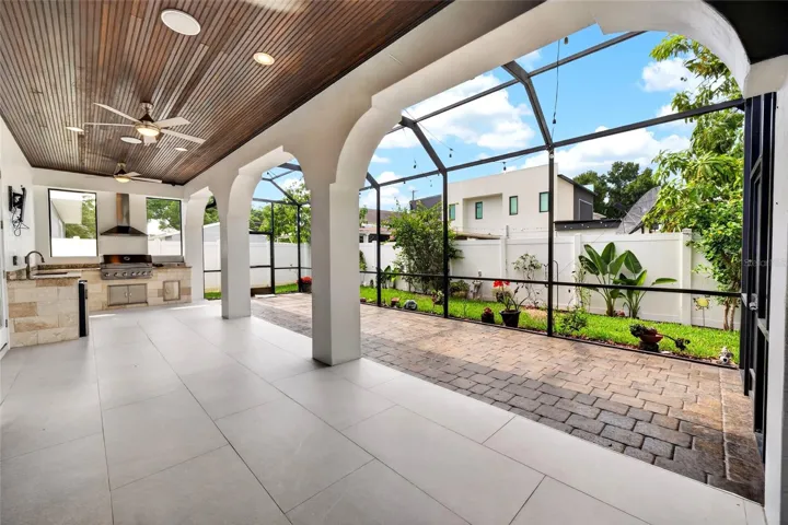 OUTDOOR KITCHEN