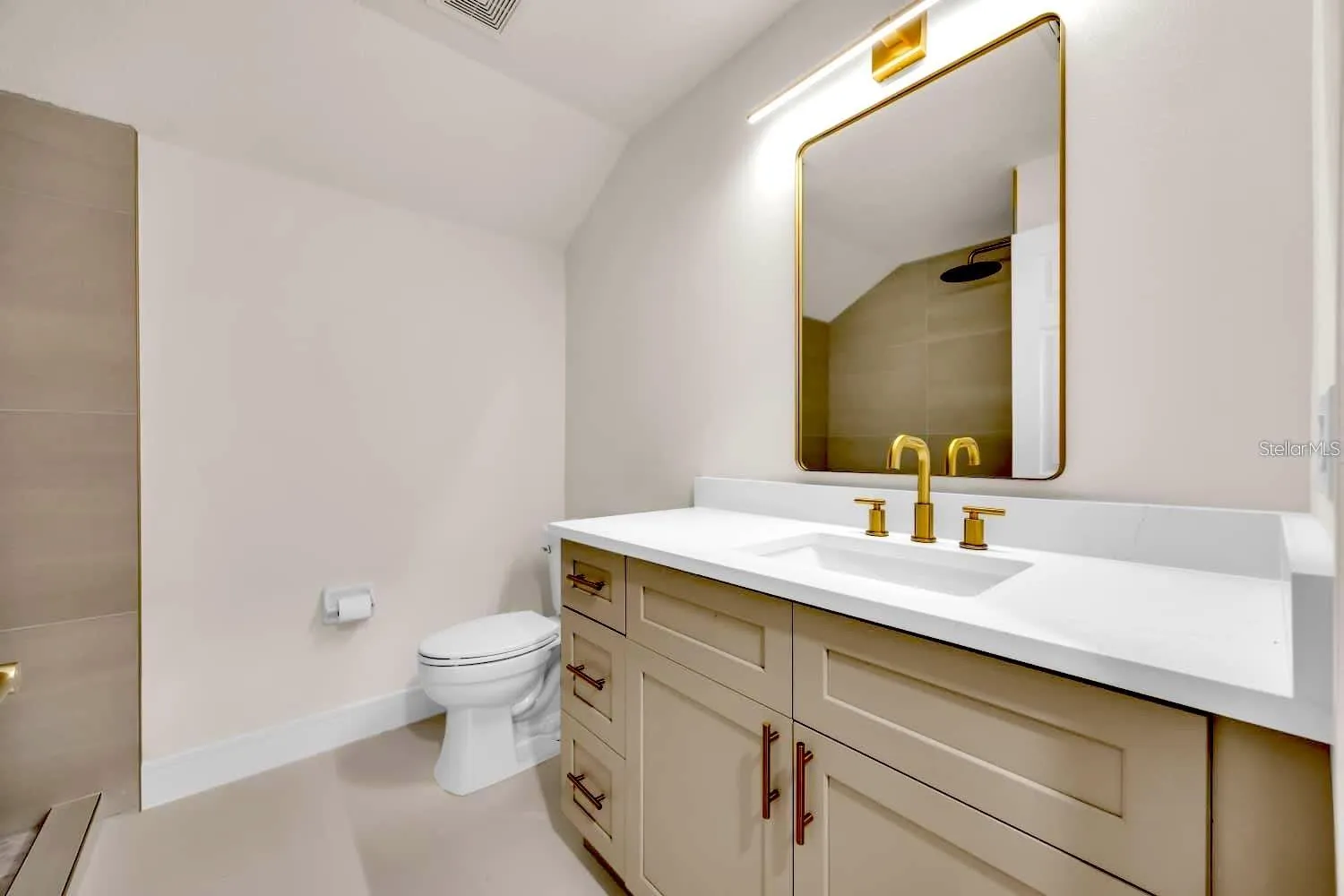 4th Bathroom