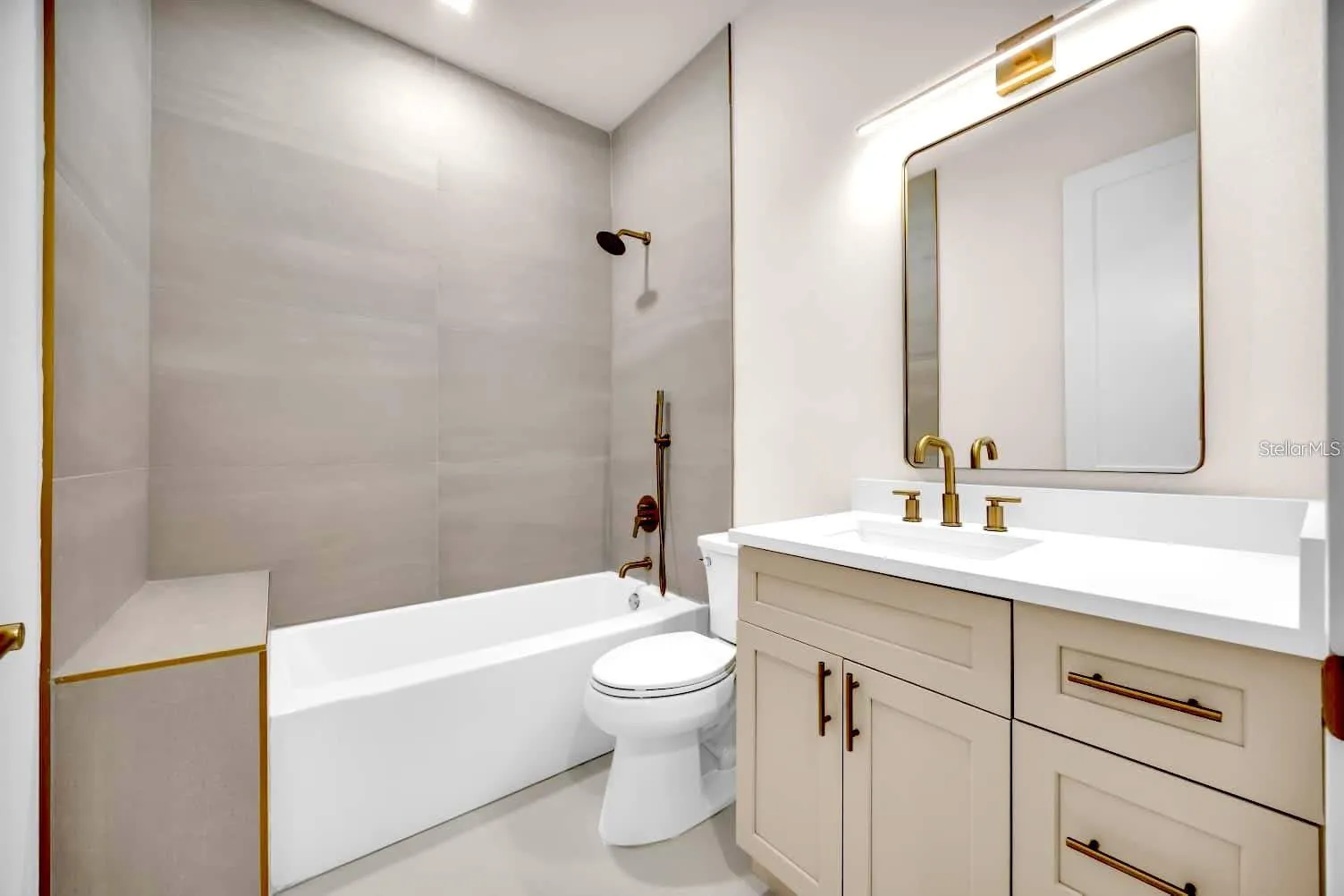 2nd Bathroom