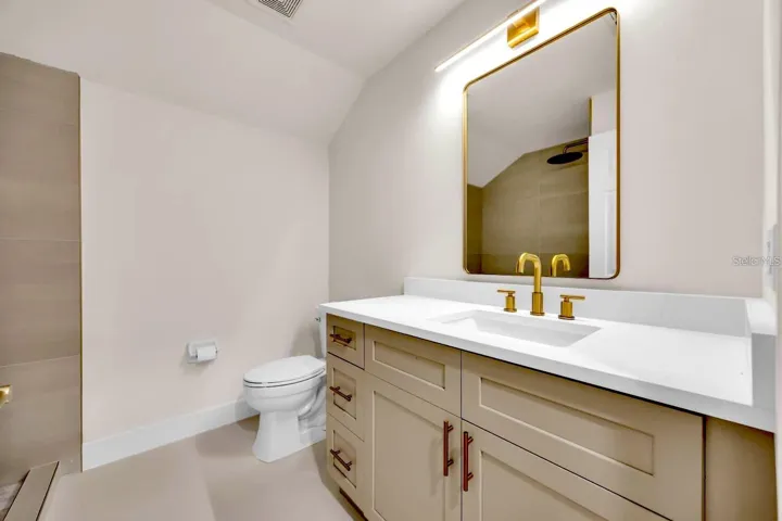 4th Bathroom