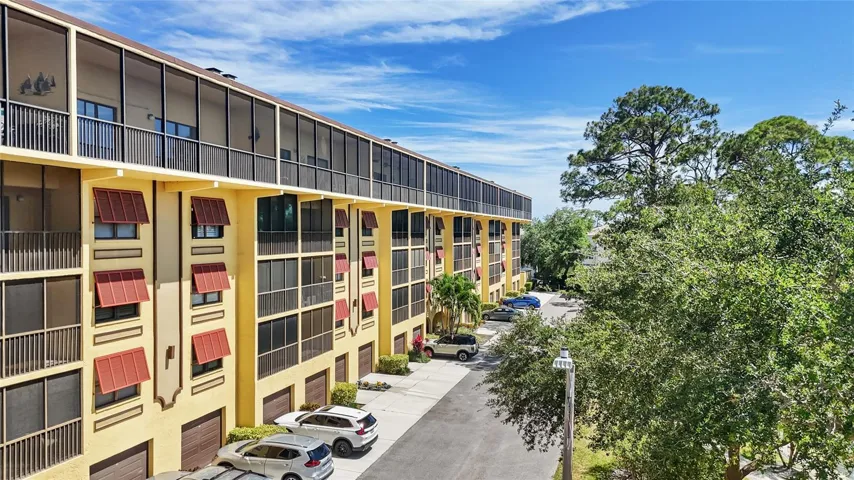 This 4th floor unit also features a 1 car garage with access from within the secure building.