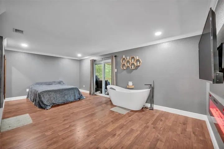 Primary suite