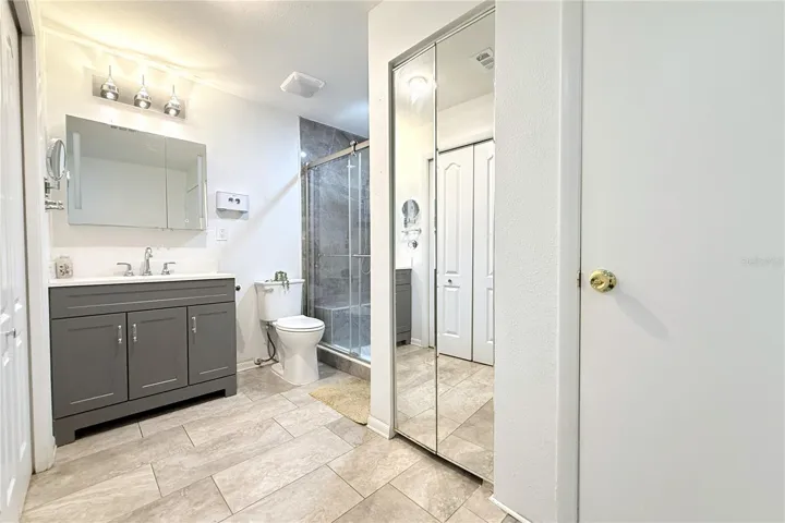 BATHROOM VIEW 6
