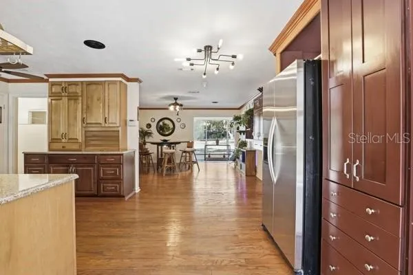 Breakfast area/Kitchen