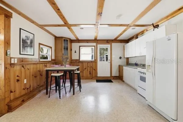 GH Kitchen and Breakfast area