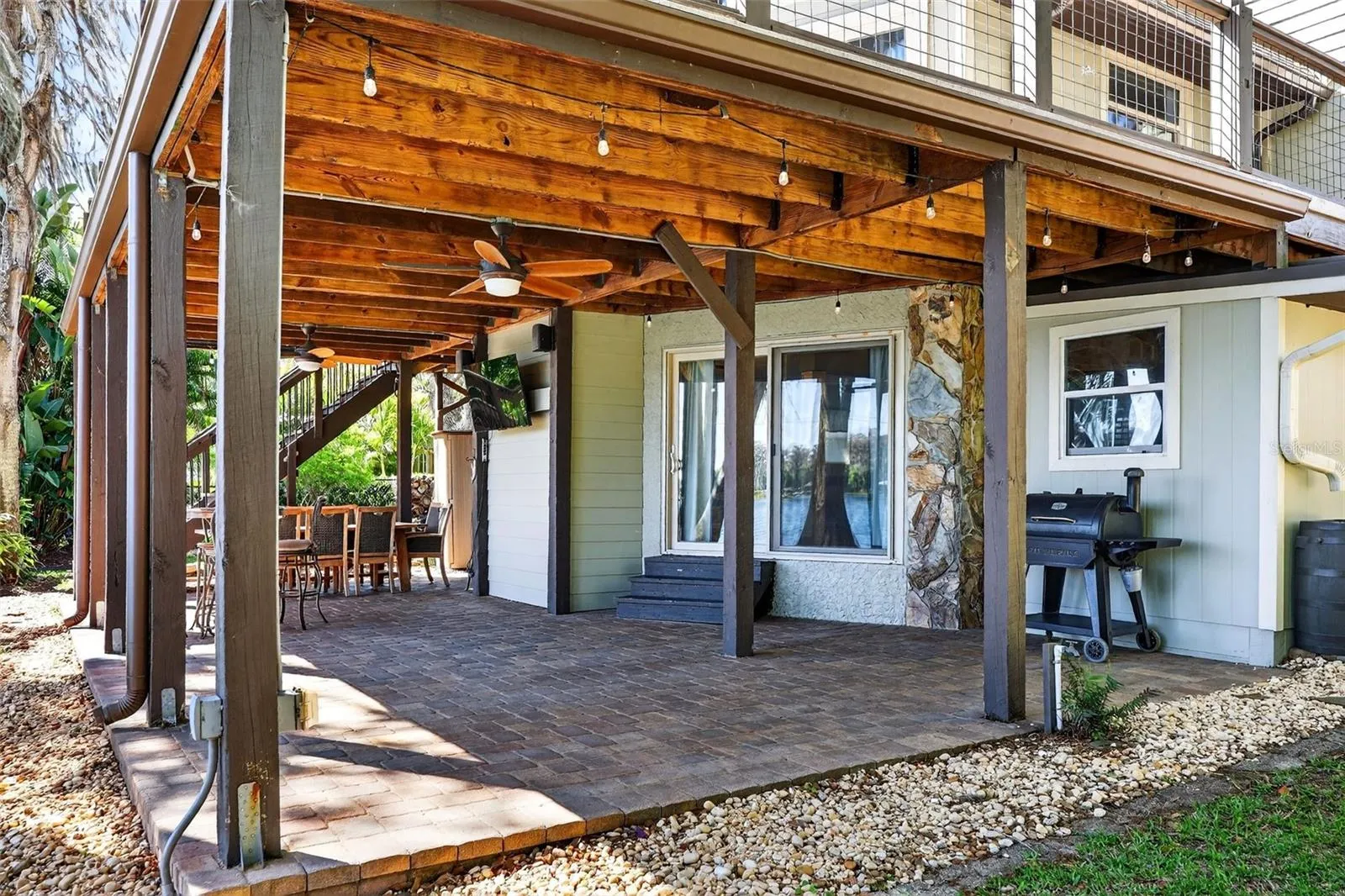 Outdoor paved patio for entertaining.