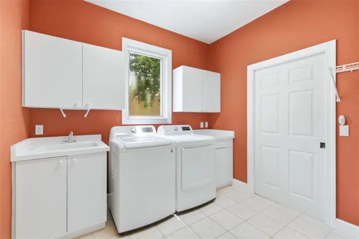 Large Laundry Space