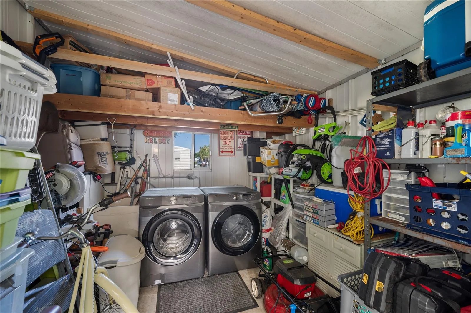 Laundry/storage