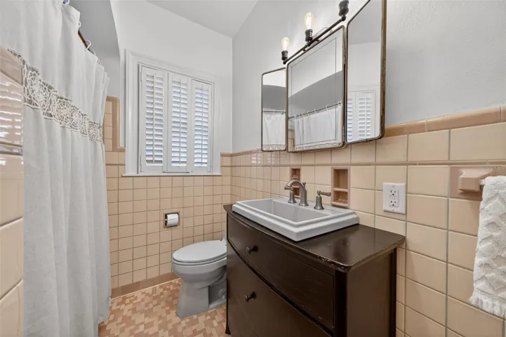 Guest bedroom downstairs