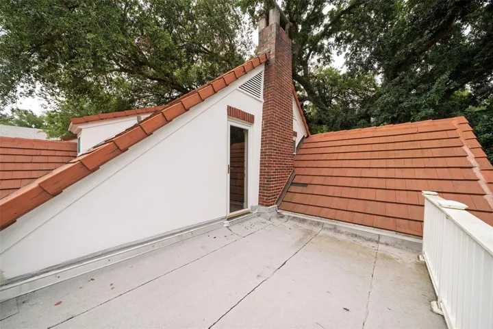 Second floor patio