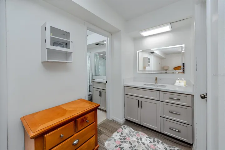 Primary with bathroom access