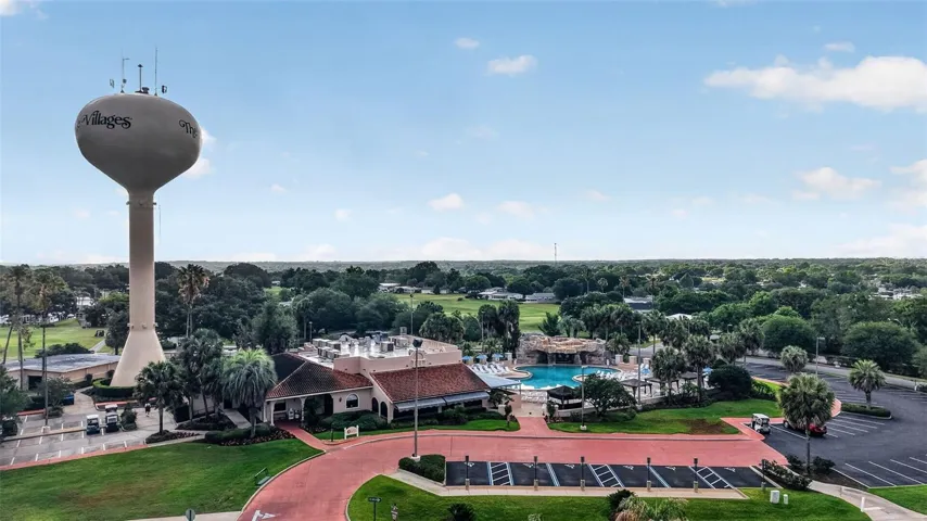 Nearby Orange Blossom Hills Country Club Pool