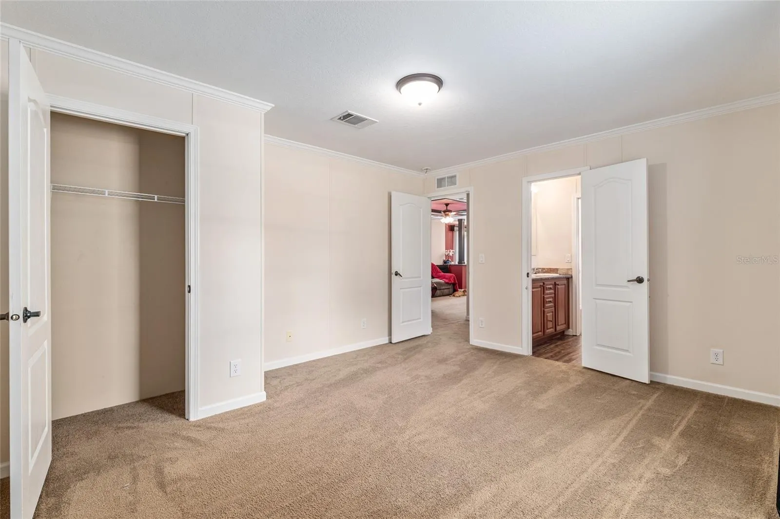 the other Jack & Jill bedroom