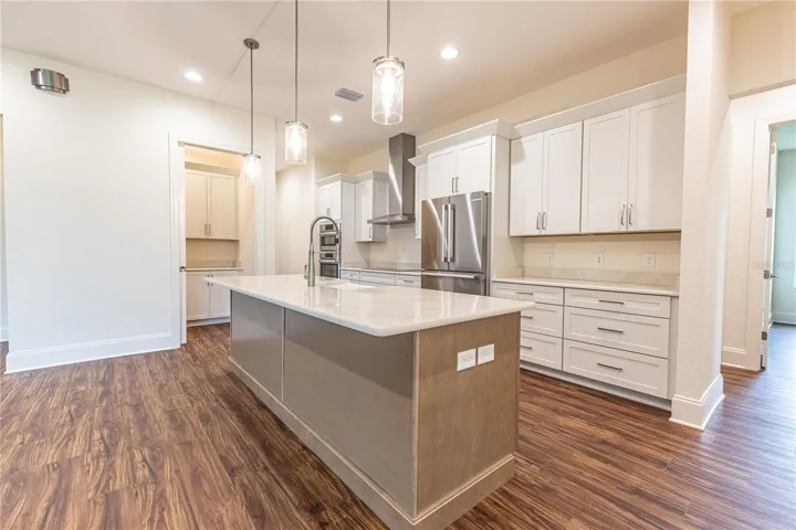 Kitchen island can be used as an eat-in space