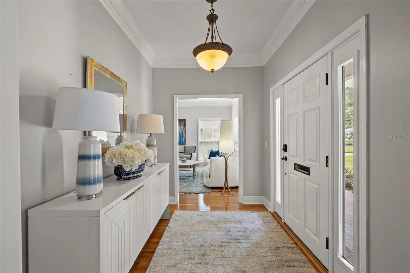 Entry/foyer