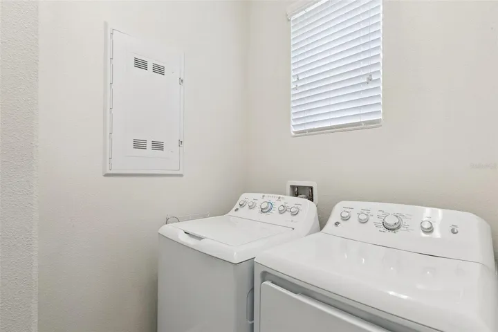 Washer & Dryer included