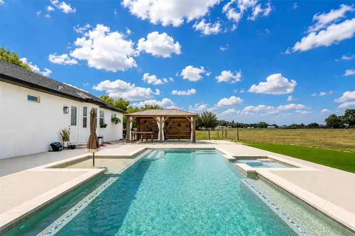 Salt water pool