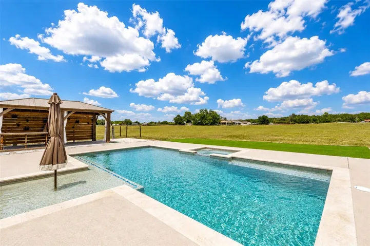 Salt water pool