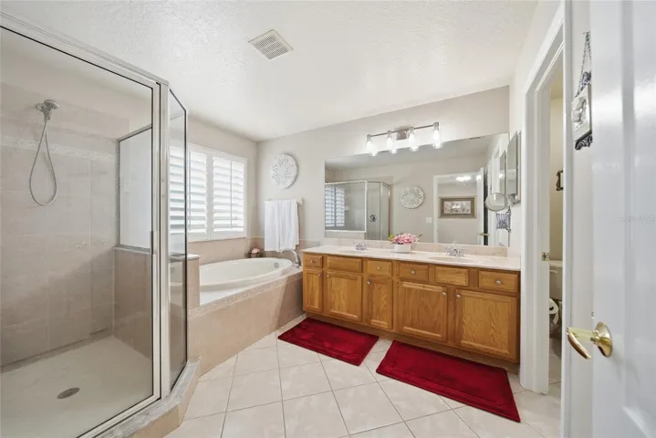Bathroom 2 (Ensuite)