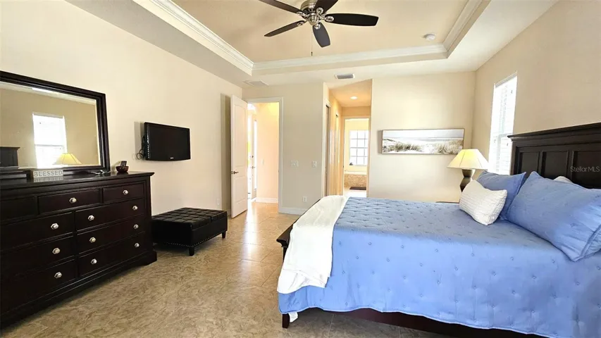 Master bedroom-Queen