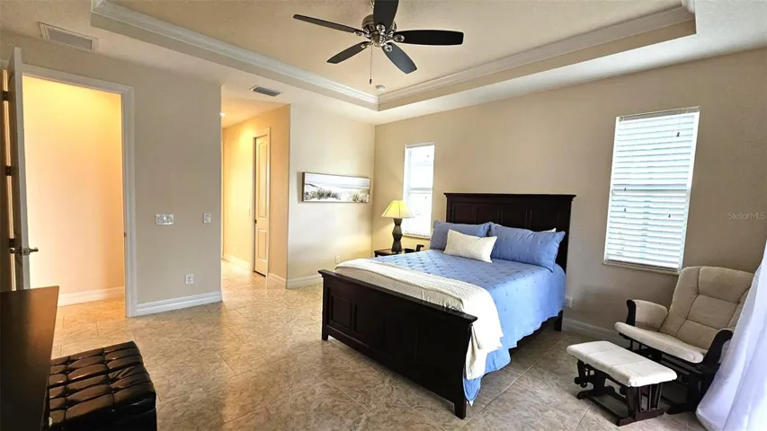 Master bedroom-Queen