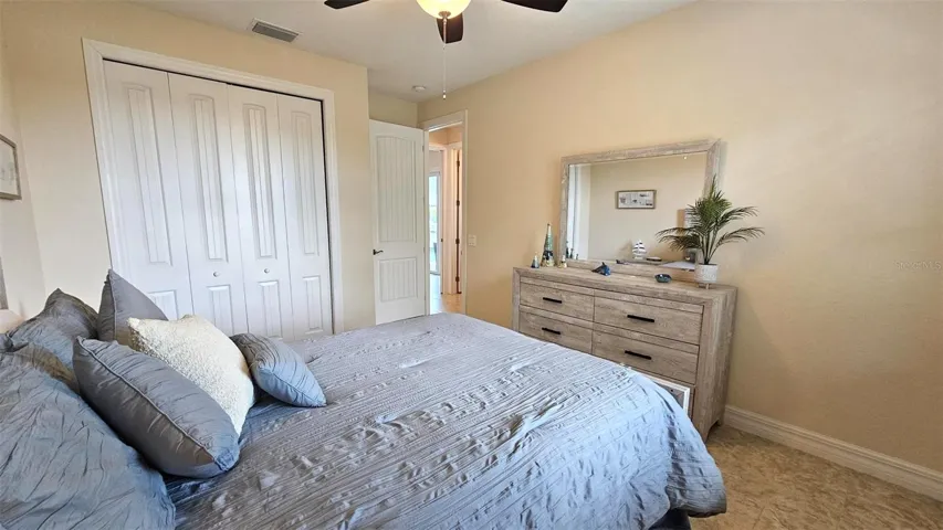 3rd bedroom-queen