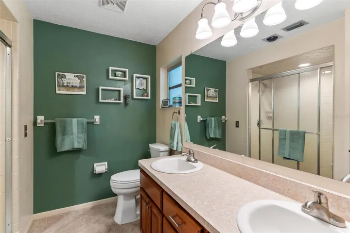 Primary bath with dual sinks...
