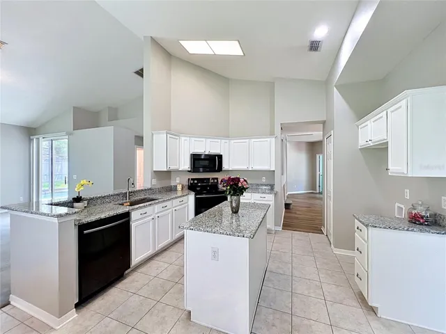 Bright and light Kitchen
