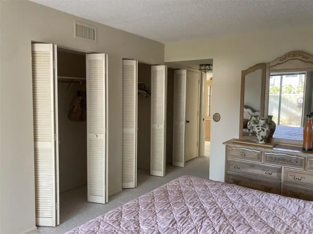 Second bedroom - nice closets.