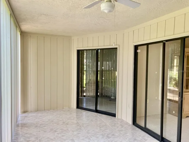 Rear glass enclosed lanai.