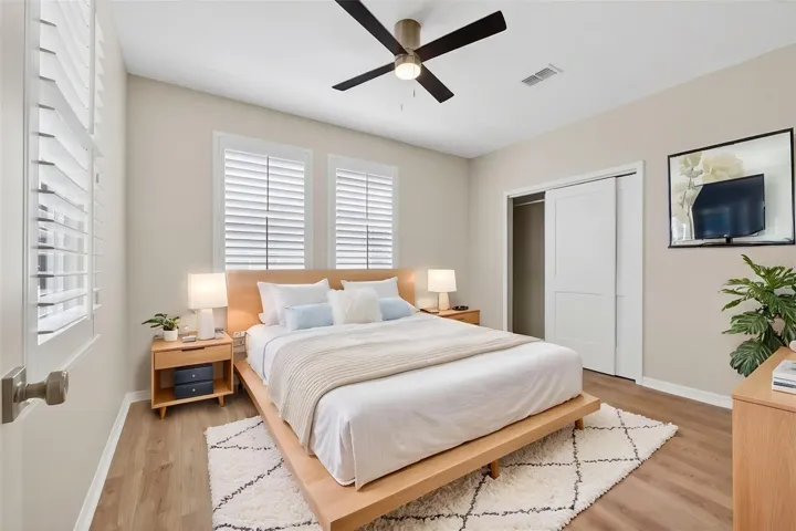 2ND BEDROOM (UPSTAIRS)
