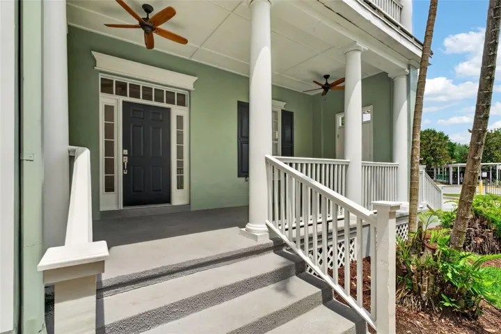 PRIVATE FRONT PORCH