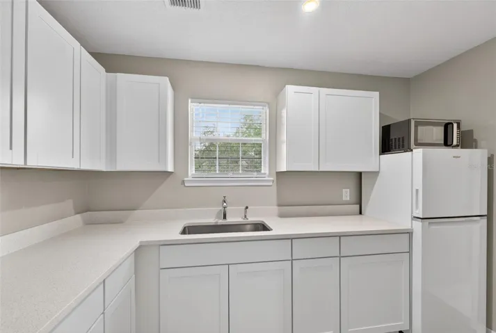 EFFICIENCY KITCHEN IN APARTMENT