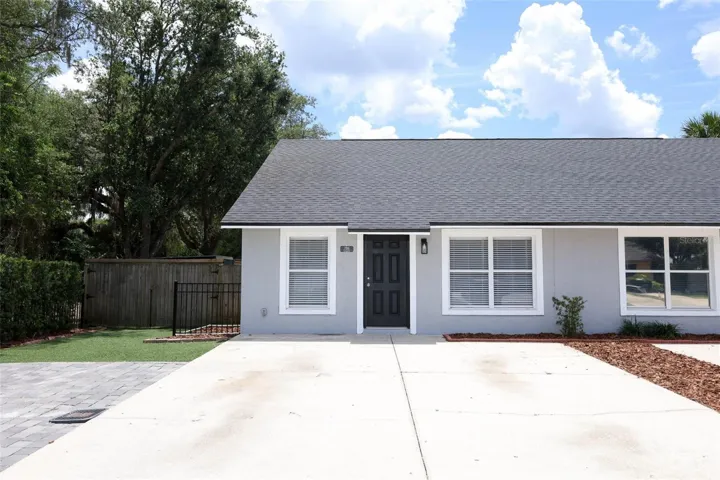 Front 1/2 Duplex