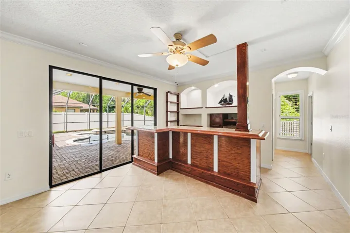 Bar perfect for entertaining.