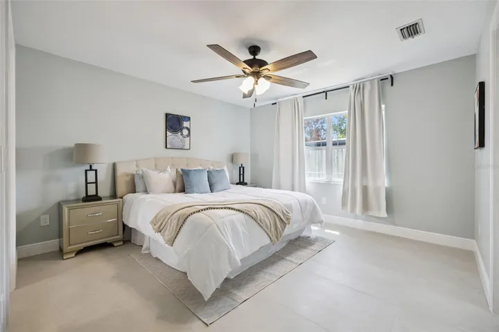 Primary Bedroom (Main)