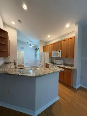 Kitchen with Breakfast Bar