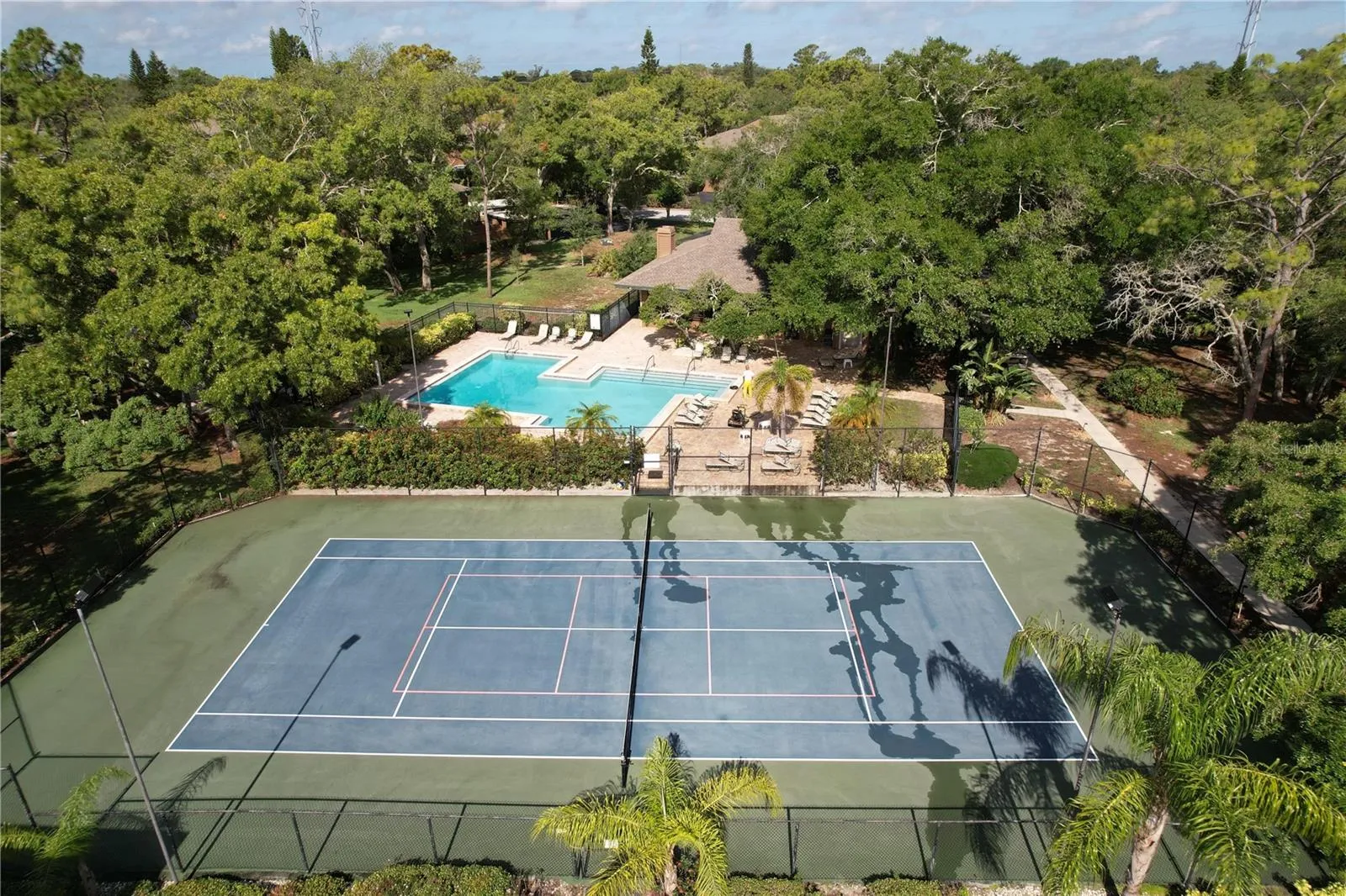 Tennis/pickleball courts