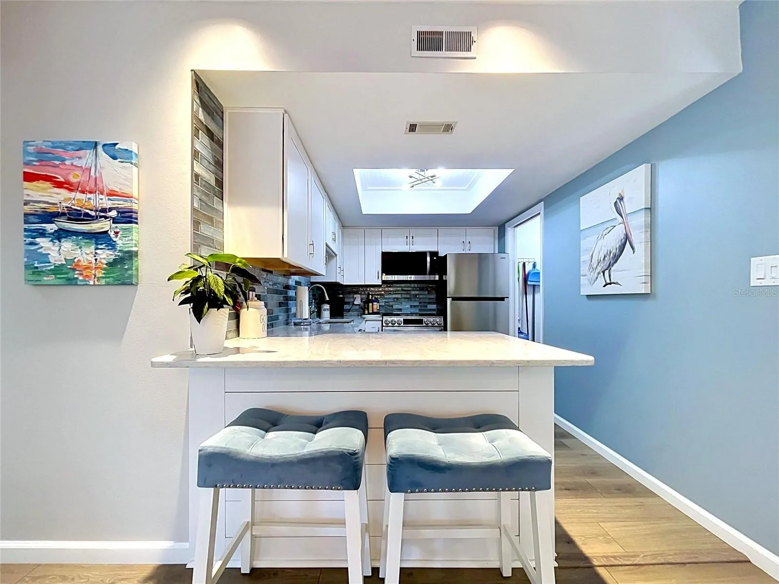 Breakfast bar