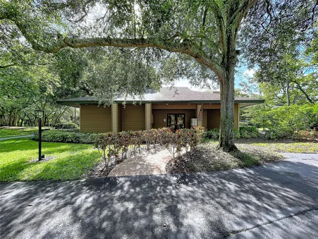 Clubhouse within walking distance