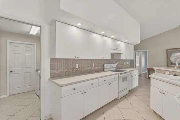kitchen, laundry room