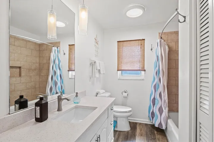 Guest Bath with Quartz Countertops