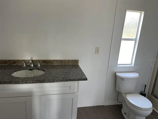 BATHROOM 2