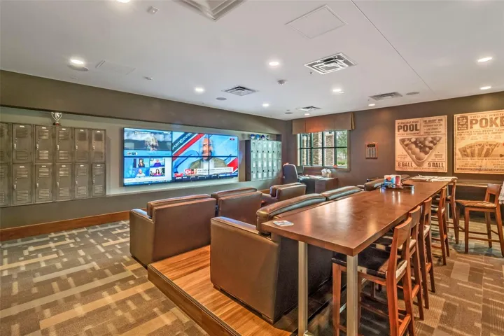 Lounge.