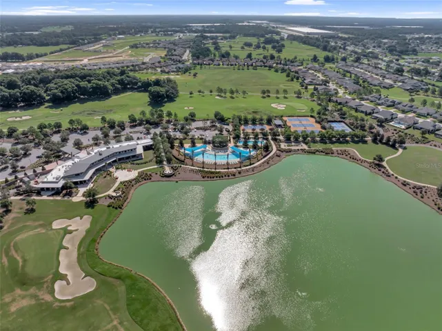 Grab a kayak from Shoreline Outfitter and head out, relax and watch the sunrise over the beautiful lake. Kayaks, canoes & paddleboards are available for use. Or bring your rod and fish off the community dock.