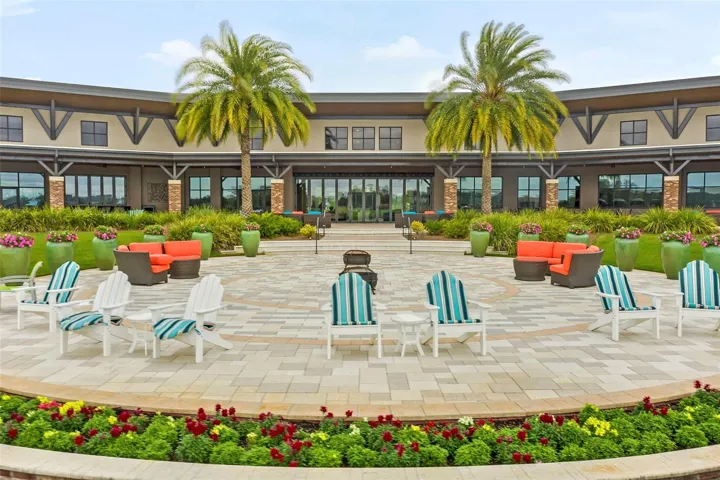 Unwind at the end of the day with a glass of wine on the expansive Veranda.